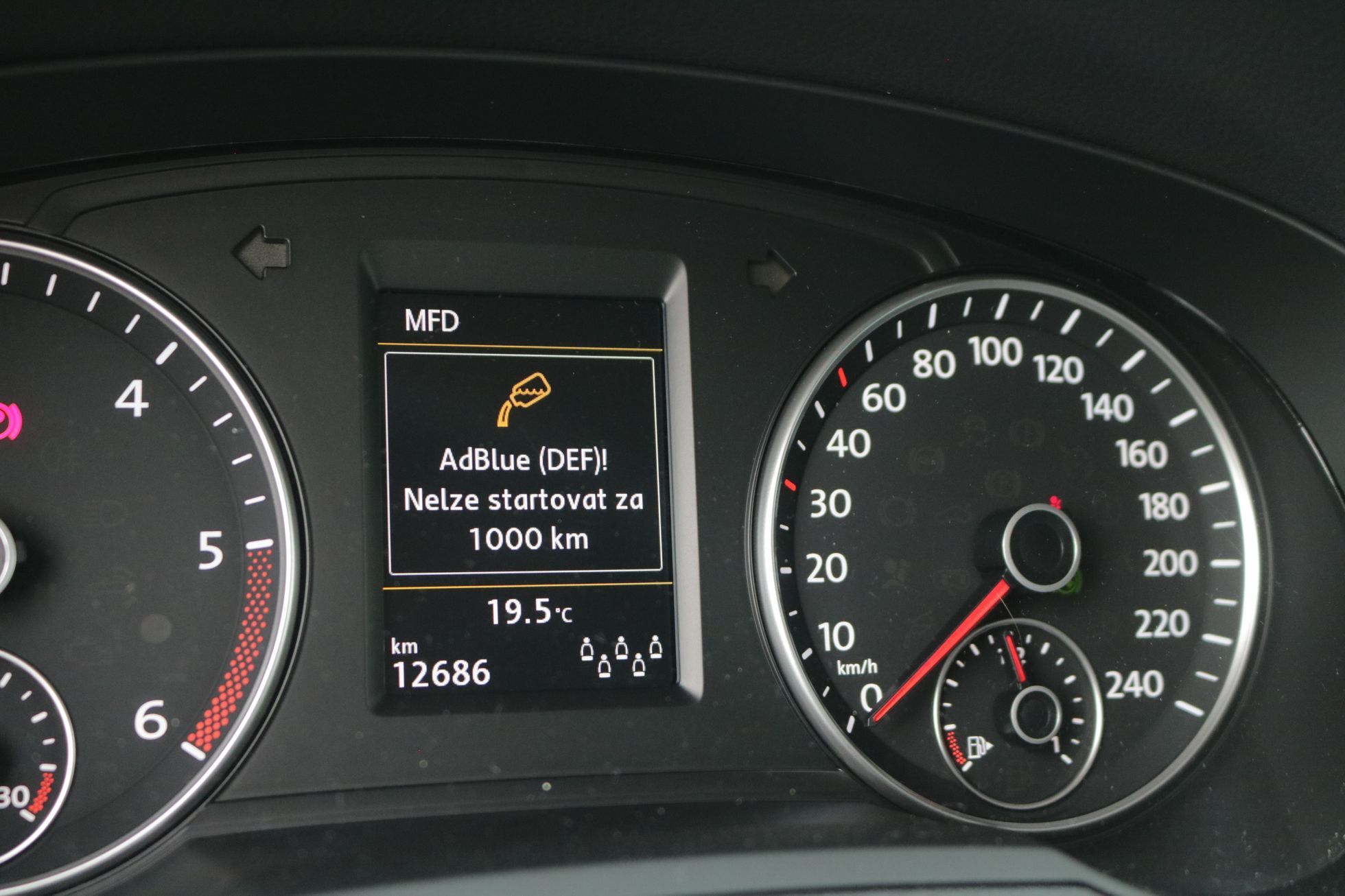 AdBlue jen 1000km.jpg (206 KB)