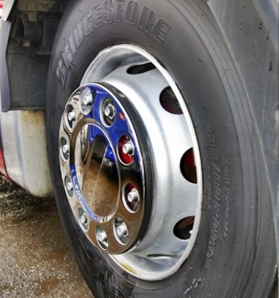 Kryt kola na aute 2.jpg (65 KB)