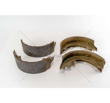 Brake Shoe Set DAILY 35/40 F8 Valeo