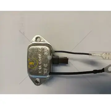 Cz držák uhlíku s regulátorem magneton 14,2v-14,8v 70a | 93-3924.1