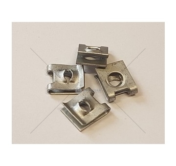 Matice šroubu krytu chladiče FUMO, M31