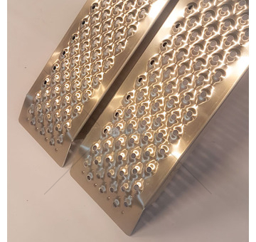 Nájezd hliníkový prohnutý 2000x225x40mm nosnost 200kg/ks