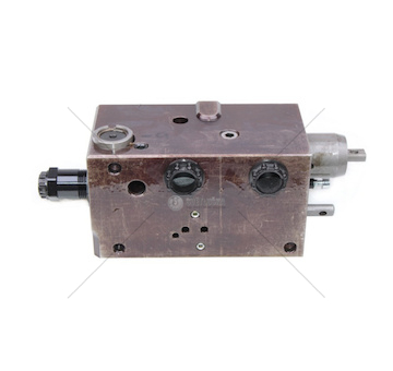 Rozvadeč hydrauliky /AP 70118140.1