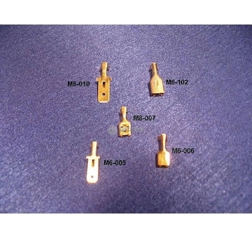 SKRZYNKA BEZPIECZNIKOW 8-BEZP.PLASKICH  M4-003-1