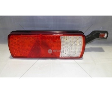 Svítilna zadní 6-dílná s trojúhelníkem a obrysovým světlem Pravé Sertplast