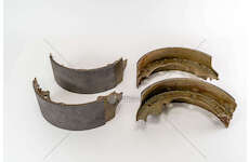 Brake Shoe Set DAILY 35/40 F8 Valeo