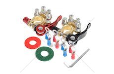 Svorky baterií s konektory AMIO-04058